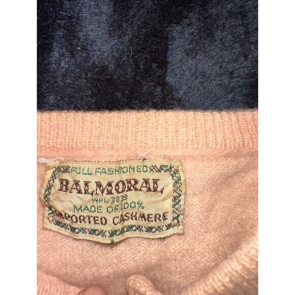 VINTAGE PEACH BALMORAL CASHMERE RHINESTONES & RIBBON TRIM CARDIGAN SWEATER - Picture 4 of 11
